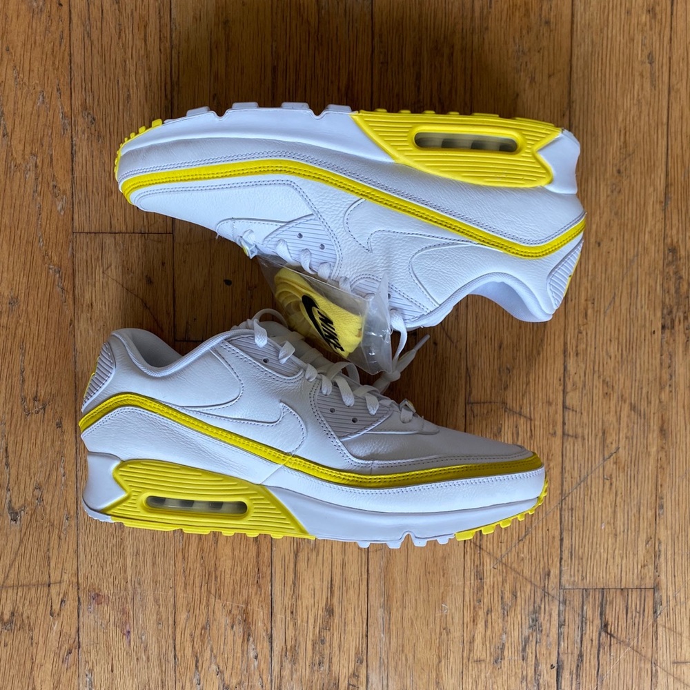 Nike Air Max 90 X Undefeated White Opti Yellow - Picture 2 of 3